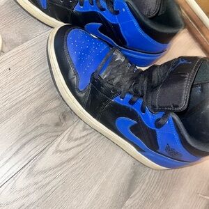 Jordan Men's Black and Blue Athletic Shoes